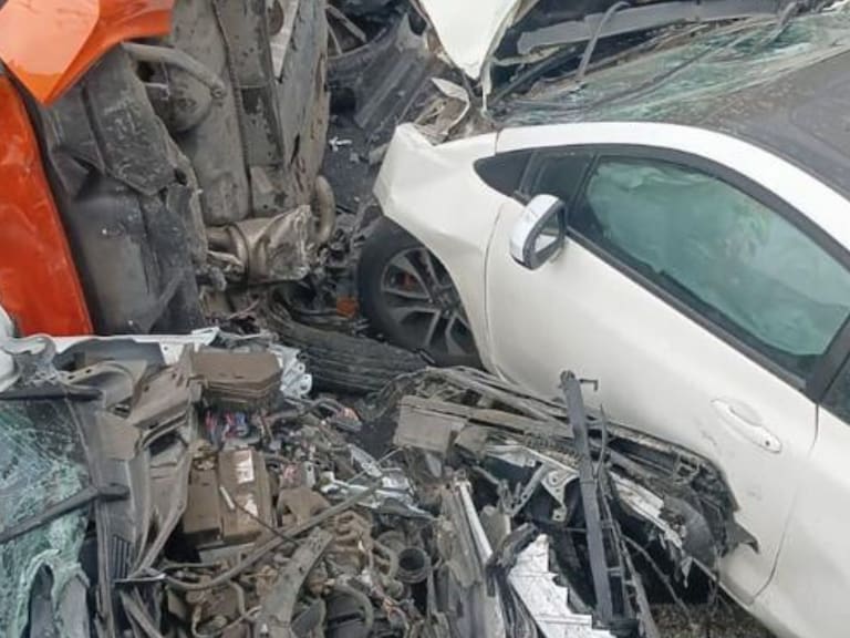 Choque múltiple afecta Circuito Exterior Mexiquense. Víctor Sandoval