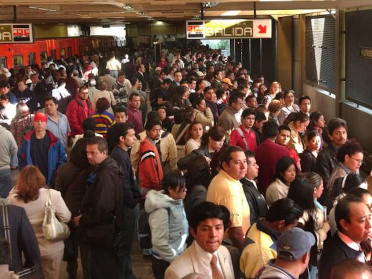 #AsíSopitas: “Empujadores del metro”, el trabajo del futuro