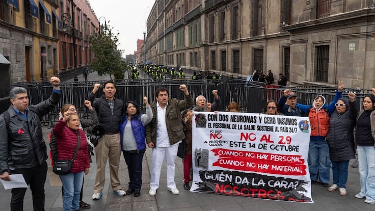 Trabajadores del IMSS denuncian rechazo de pliego petitorio en Palacio Nacional