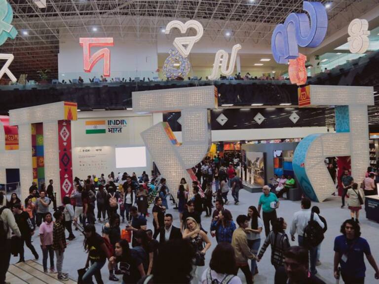 W en la Fil Guadalajara: Día 1