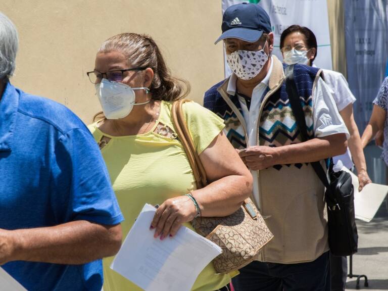 Suman 198 mil 239 personas muertas en México por COVID-19