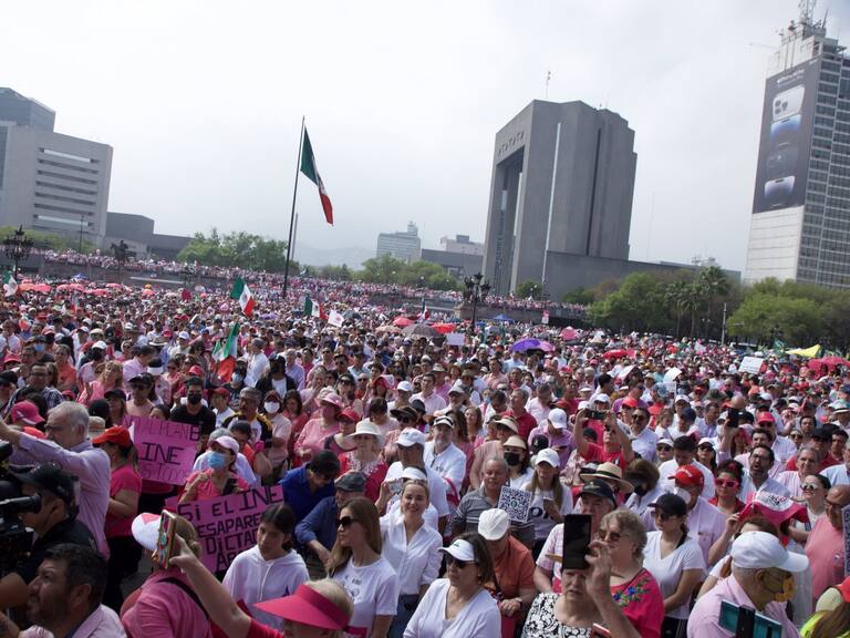 Consejeras del INE se deslindad del color rosa en marcha de Marea Rosa