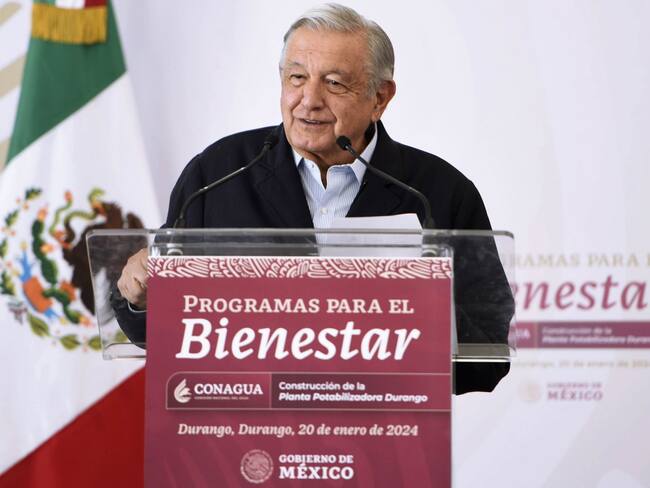 “Me gustaría que Azucena dijera las circunstancias por las que deja la televisora”: AMLO