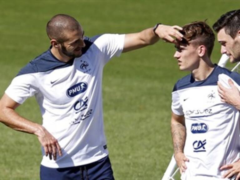 Reta Benzema a Griezmann: 'Nos vemos en el derbi, hermano'