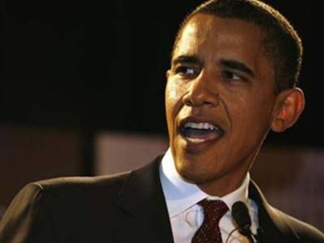 Recibe Obama 12 puntos en labio