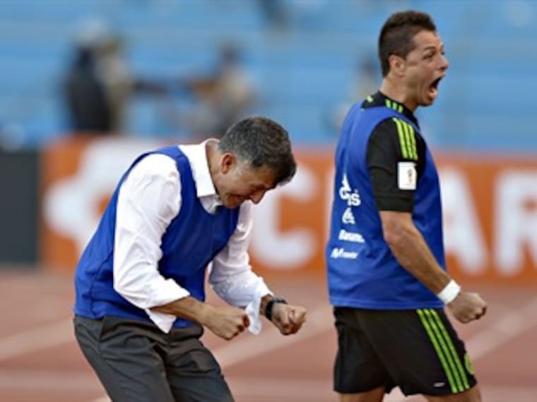 Osorio dejará que Chicharito decida si va a Juegos Olímpicos o Copa América Centenario