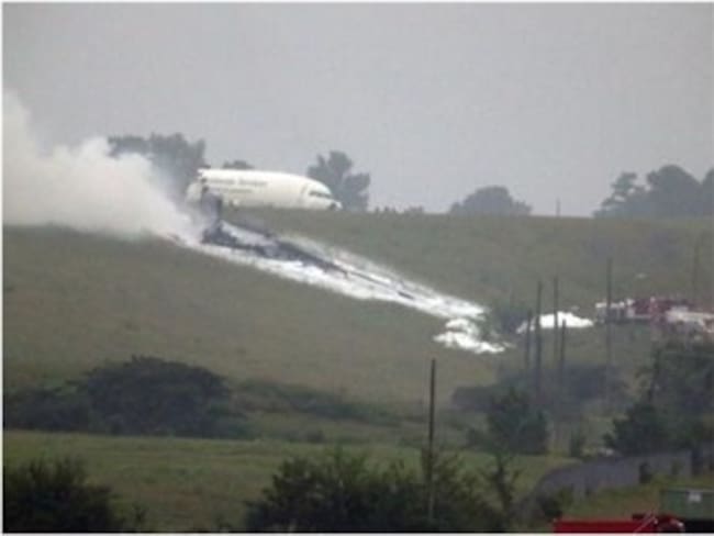 Confirman dos muertos al estrellarse un avión de carga Airbus A300 en Birmingham