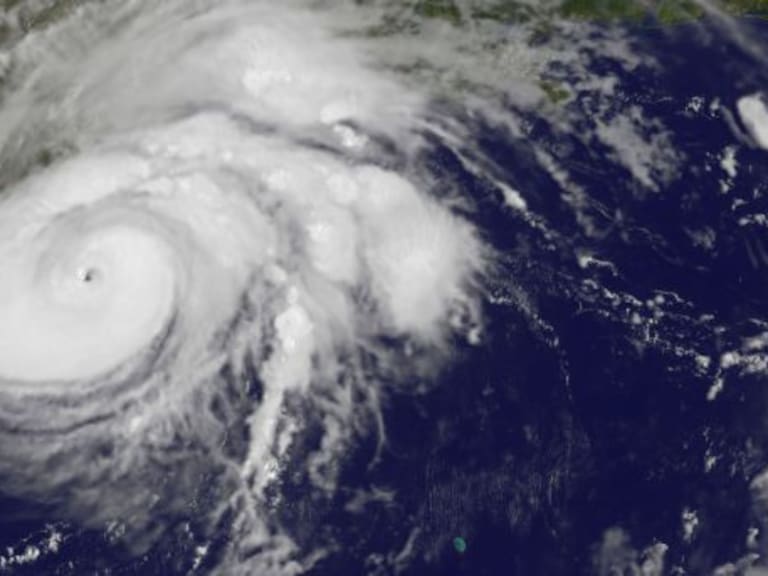 Harvey se intensifica a categoría 4; tocará tierra en Texas