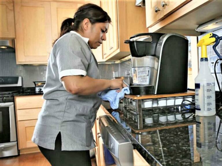 Afiliar trabajadoras domésticas al IMSS beneficiaría a agencias: CCPG