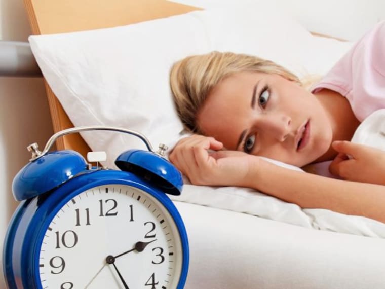¿Le robas horas al sueño? Descubre las consecuencias de hacerlo