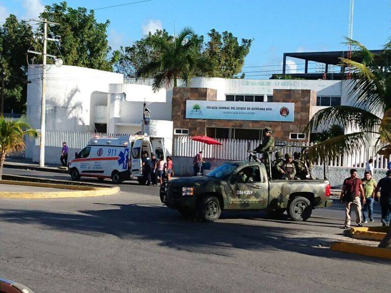 Activan Código Rojo en Cancún por ataque a Fiscalía y C4