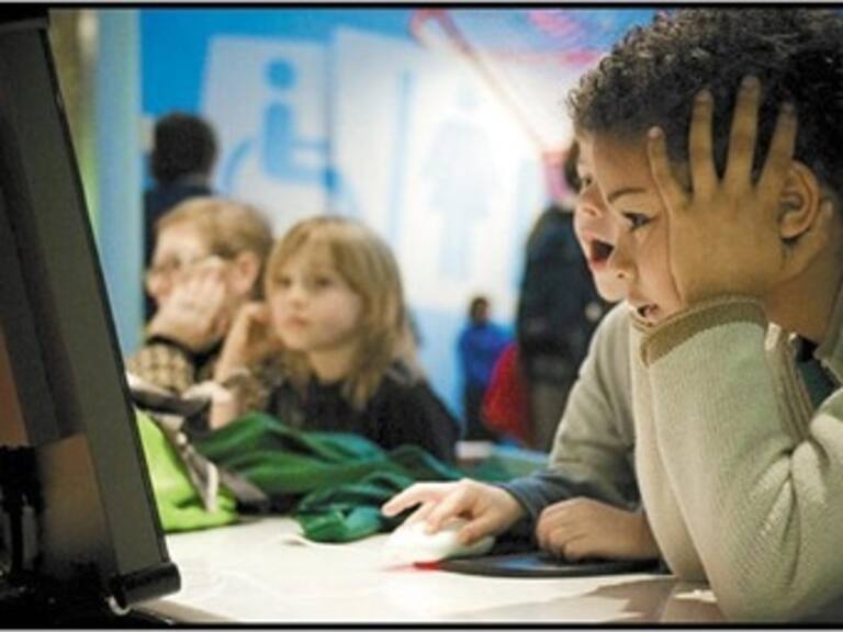 Menores de edad, 50% de usuarios de Internet