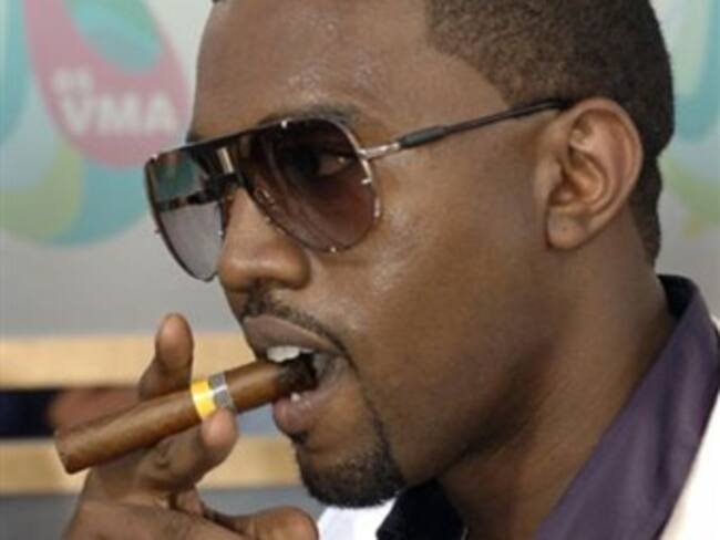 Se disculpa West con Swift por teléfono