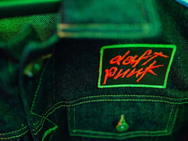 Daft Punk vende chamarra con frase “Mexico is the shit”