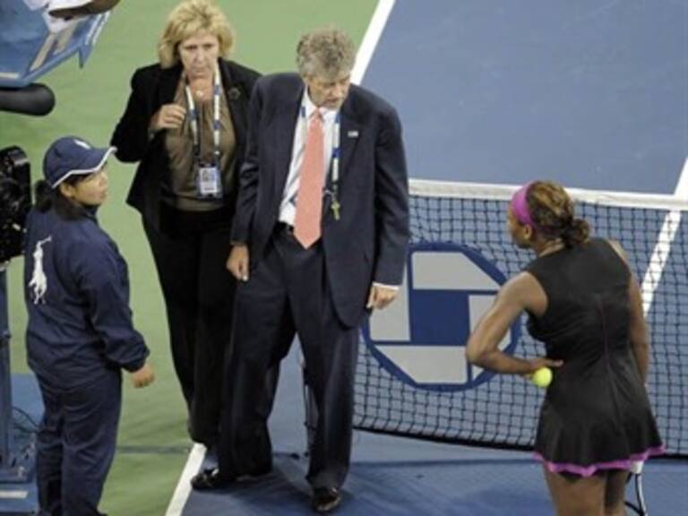 Sancionan a Serena Williams por insultar a juez del Abierto de EU