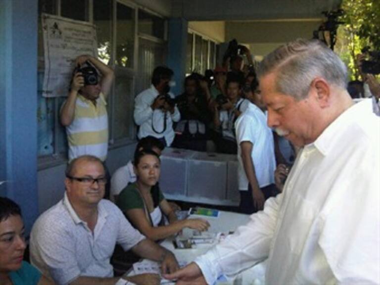 Vota Egidio Torre bajo fuerte dispositivo de seguridad en Tamaulipas