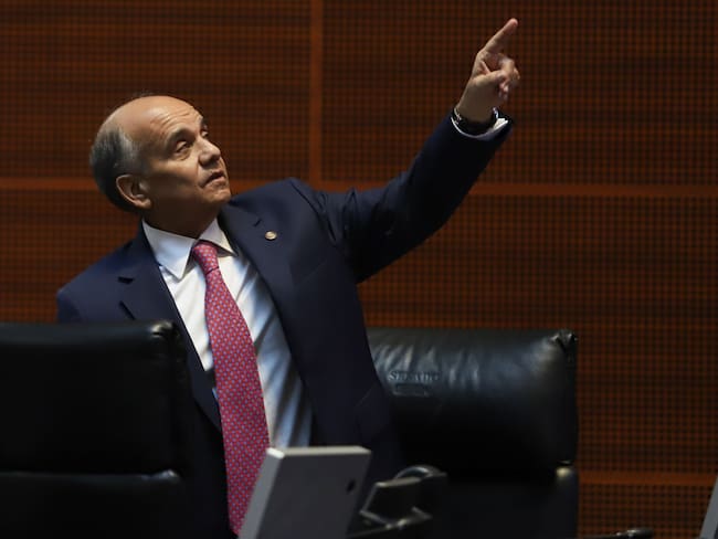 Gasolinazos en temporada vacacional: Que el gobierno cumpla promesa del 2018 y baje la gasolina, exige Manuel Añorve