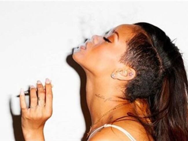 Publica Rihanna fotos muy provocativas en su red social