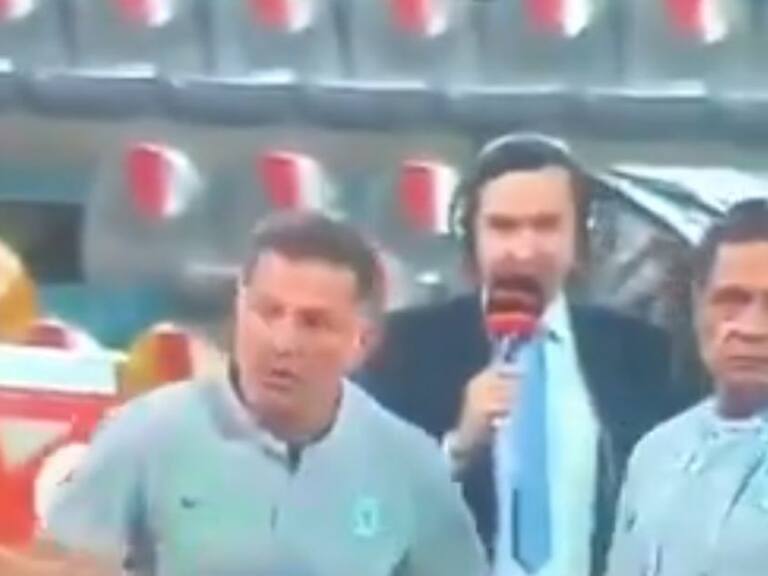 Juan Carlos Osorio es suspendido por agredir a un árbitro