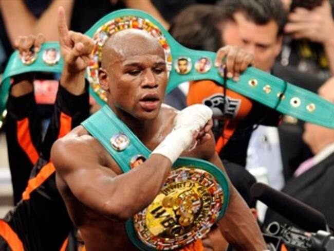 Ofrece Mayweather disculpa a de la Hoya por foto burlona