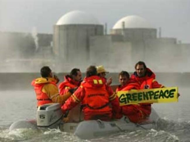 Arrestan a miembros de Grenpeace