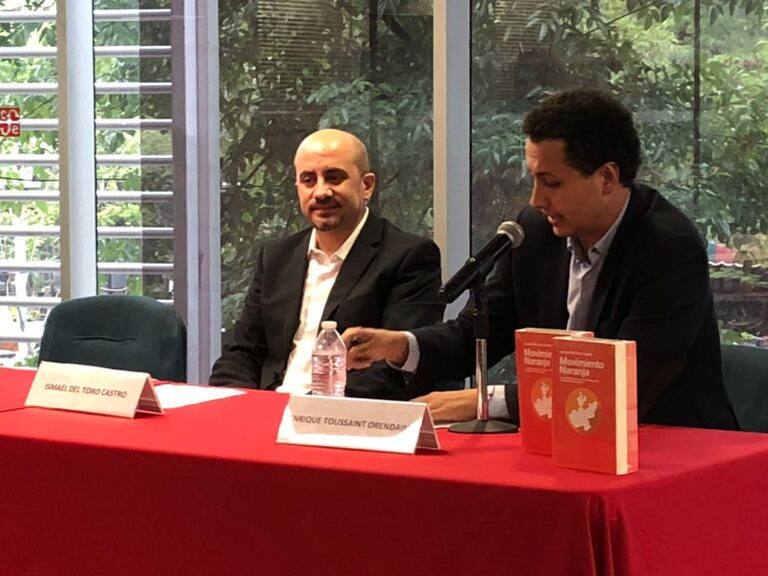 Ismael Del Toro presentó libro sobre su proceso en la política