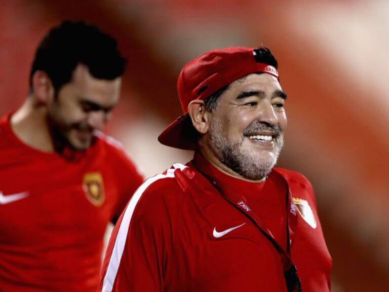 Maradona se viste de soldado contra el imperialismo &quot;cuando Maduro ordene&quot;