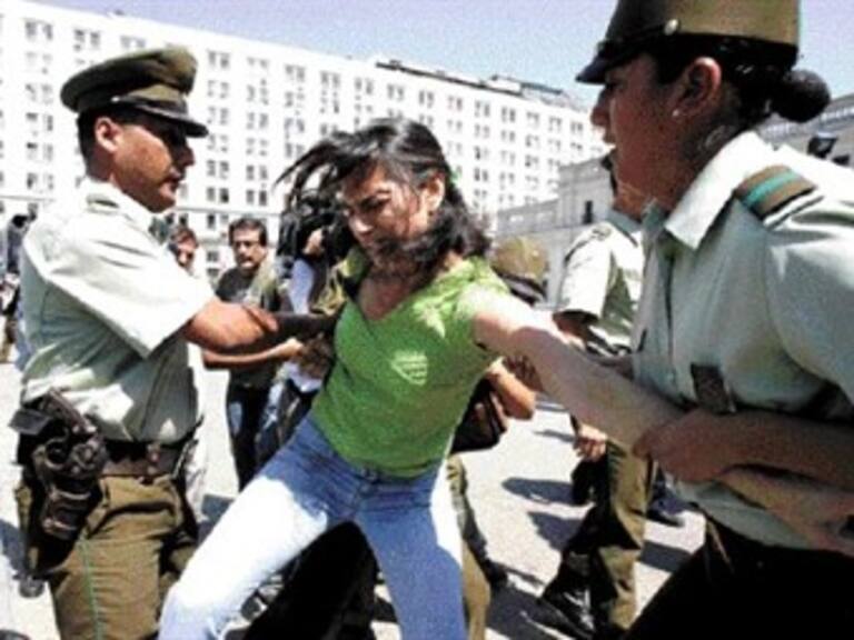 Reportan 348 detenidos en primera jornada de paro nacional en Chile