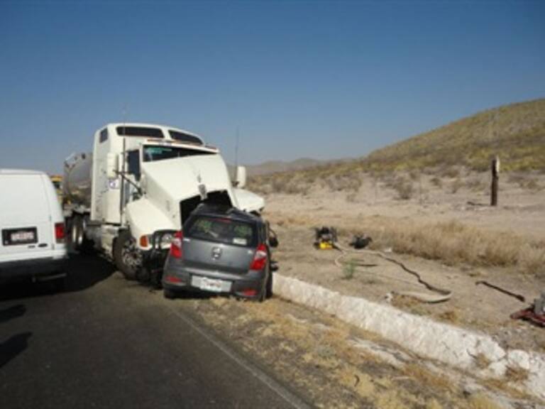 Chocan cuatro tráilers en la carretera Chamapa- Lechería