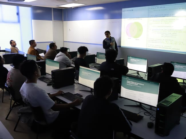 ¿Quieres aprender IA gratis? Abre el Centro Público de Formación con laboratorios en todo México