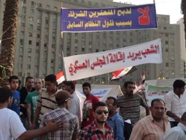 Ordena Consejo militar egipcio investigar violencia en El Cairo