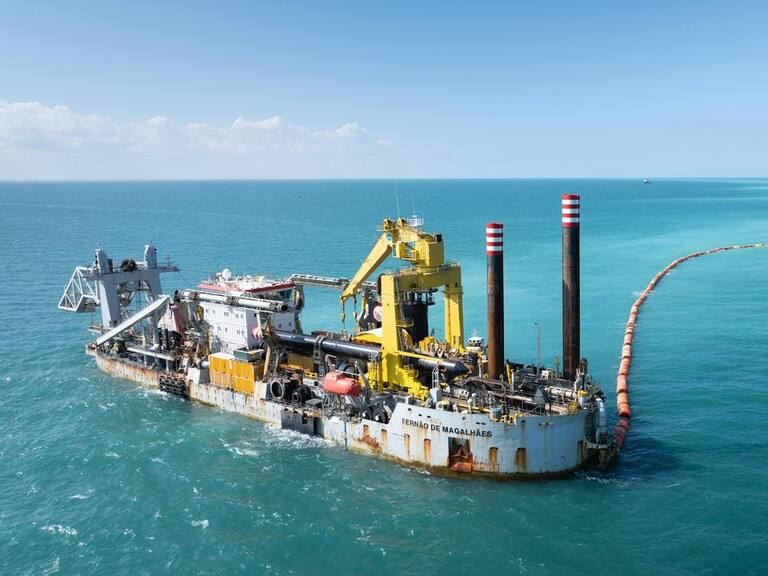 Gobernador Joaquín Díaz Mena e integrantes del CCE Yucatán supervisan avances del dragado del Puerto de Progreso