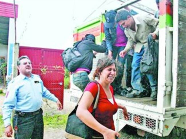 Encuentran en un camión a 16 migrantes salvadoreños en Chiapas