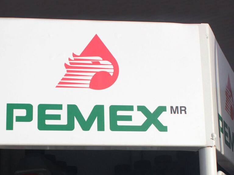 SFP sanciona a dos altos mandos de PEMEX en sexenio de EPN