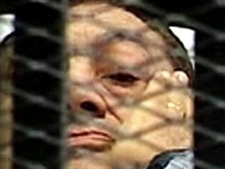 Aplazan juicio de Mubarak al 5 de septiembre y será a puerta cerrada