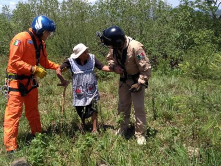 Rescatan a anciana perdida en el Cerro de El Aguilar
