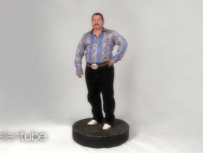 Presentan comercial de la nueva línea de ropa de El Chapo