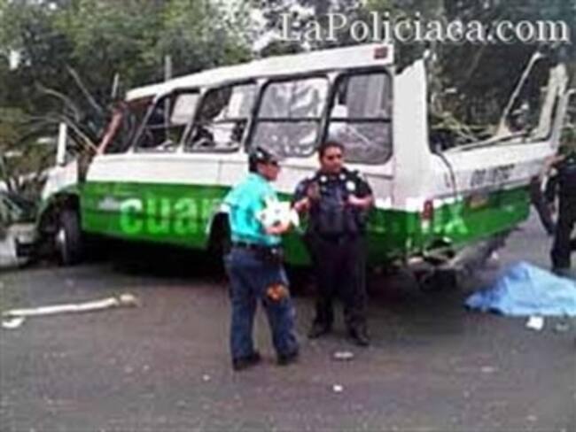 Suman ocho muertos por accidente de microbús en Tlalpan