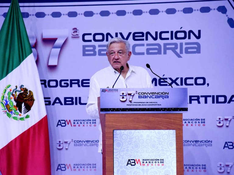 ACAPULCO, GUERRERO, 19ABRIL2024.- Andrés Manuel López Obrador, presidente de México, durante la clausura de la 87 edición de la Convención Bancaria en Acapulco.
 FOTO: CARLOS ALBERTO CARBAJAL/CUARTOSCURO.COM