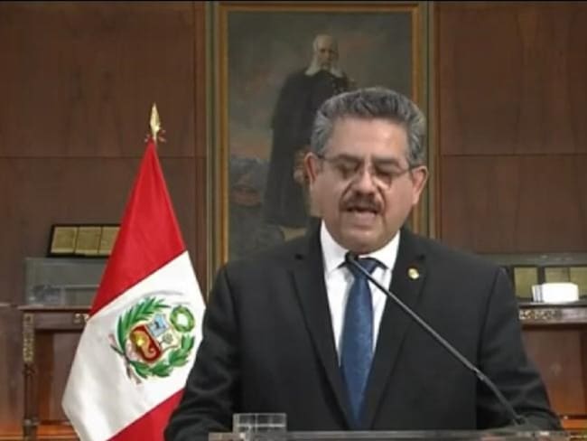 Renuncia Manuel Merino a la Presidencia de Perú