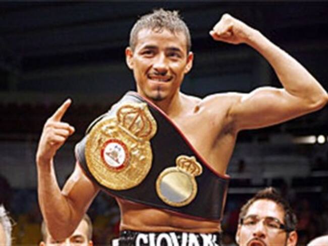 Noquea mexicano Segura a boricua Calderón en Puerto Rico