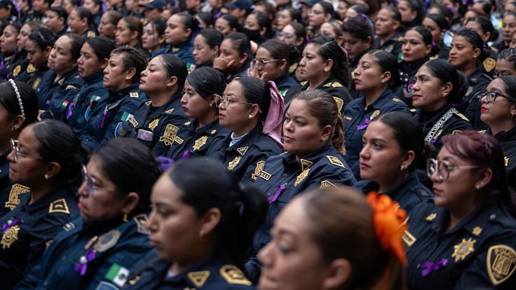Brugada anuncia apoyos para mujeres policías en la CDMX