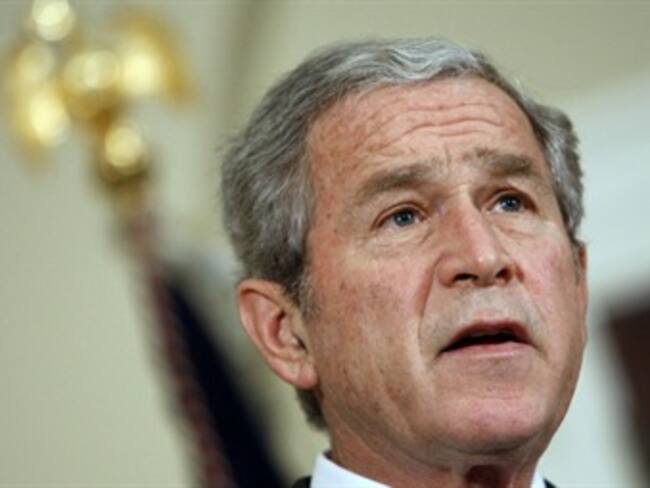 Cuestiona Bush razones de republicanos para apoyar reforma migratoria