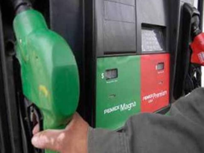 Defiende Hacienda alzas a gasolinas