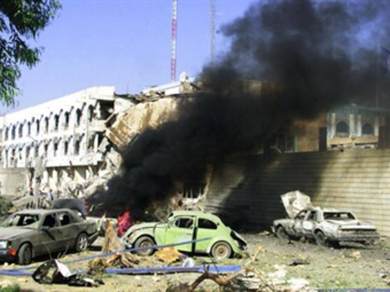 Llega a Francia avión con heridos en atentado en Bagdad
