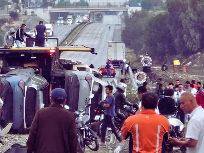 México-Querétaro: ¿Qué pasó en la carretera que llevan horas parados?