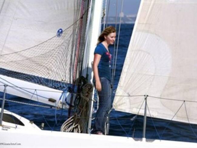 Chica de 16 años busca circunnavegar sola el mundo