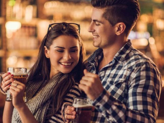 Beber con tu pareja mantiene la relación, según la ciencia