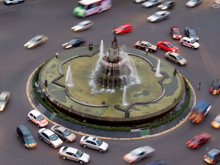 Evita multas este jueves 27 de agosto: revisa qué autos descansan por el Hoy No Circula en CDMX y Edomex. Getty Images