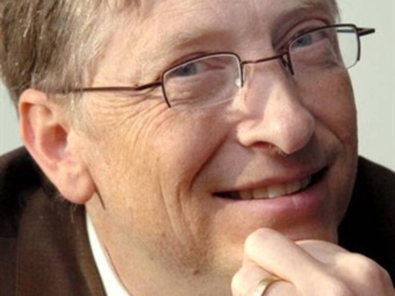 Bill Gates promete 10 mmdd para vacunas en países pobres